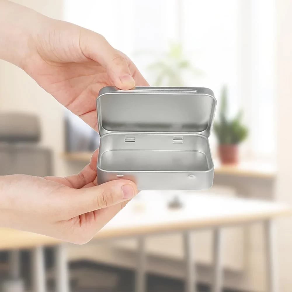 Zestaw 6 metalowych puszek z wieczkiem na zawiasach – mini organizery
